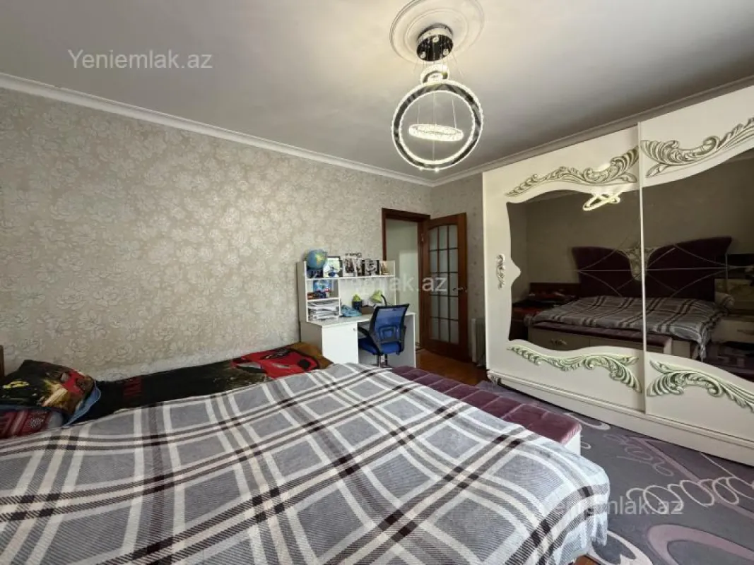 Satılır 2 otaqlı köhnə tikili 65 m²