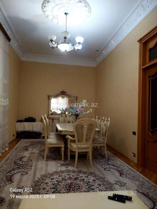 Satılır 5 otaqlı həyət evi 275 m²