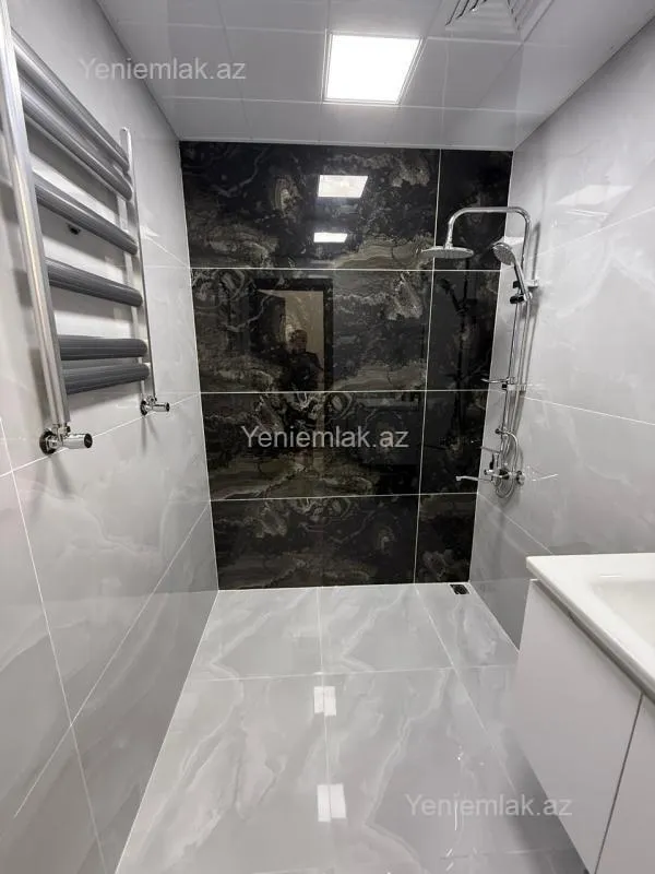 Satılır 2 otaqlı köhnə tikili 55 m²