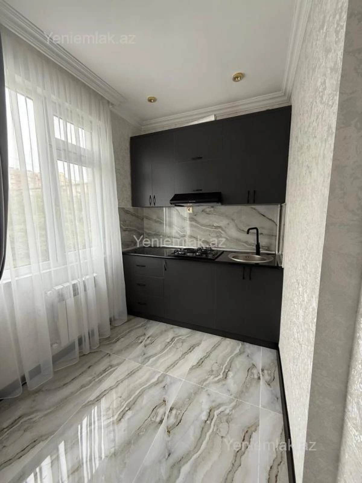 Satılır 2 otaqlı köhnə tikili 55 m²