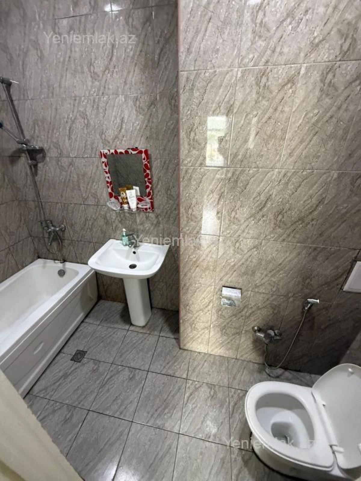 Satılır 4 otaqlı yeni tikili 90 m²