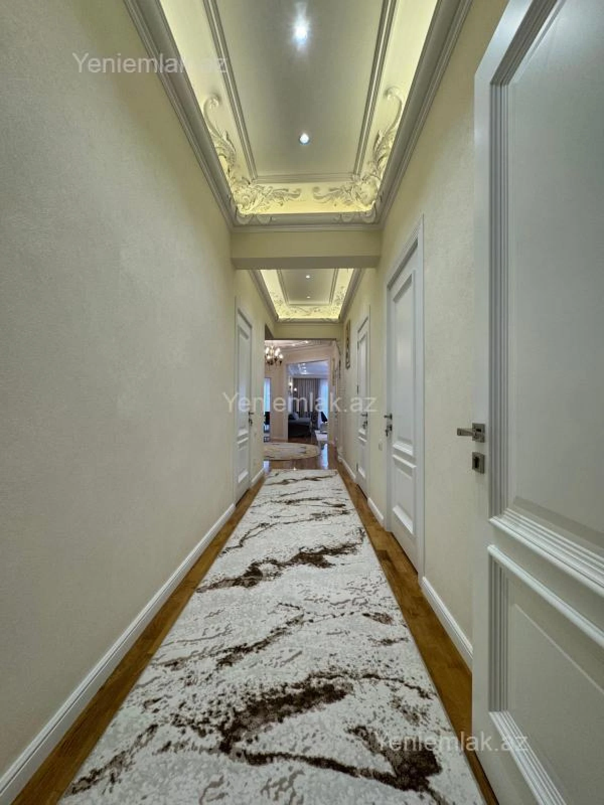 Satılır 4 otaqlı yeni tikili 225 m²