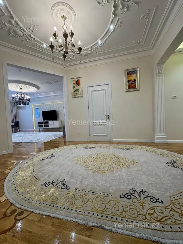 Satılır 4 otaqlı yeni tikili 225 m²