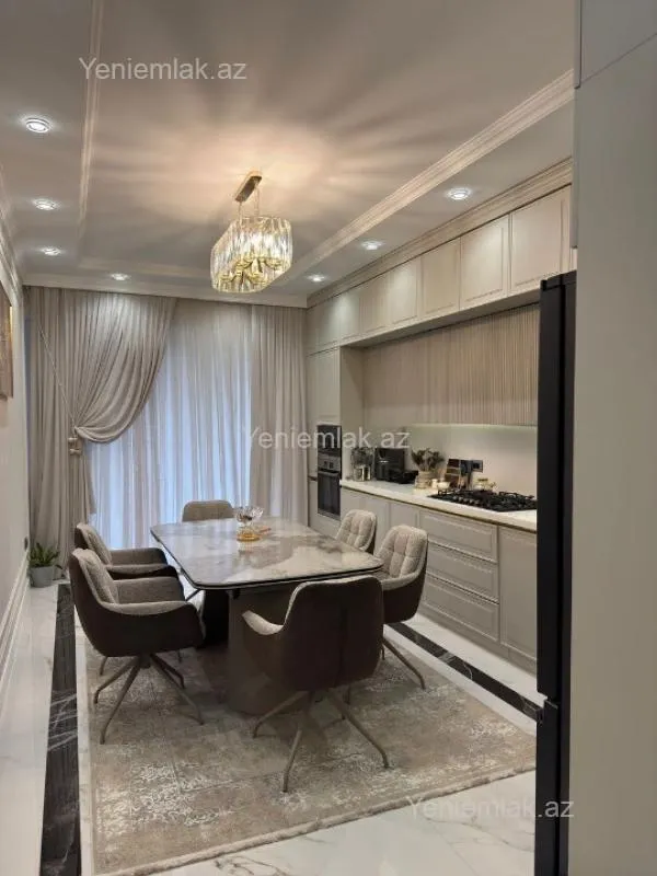 Satılır 4 otaqlı yeni tikili 200 m²