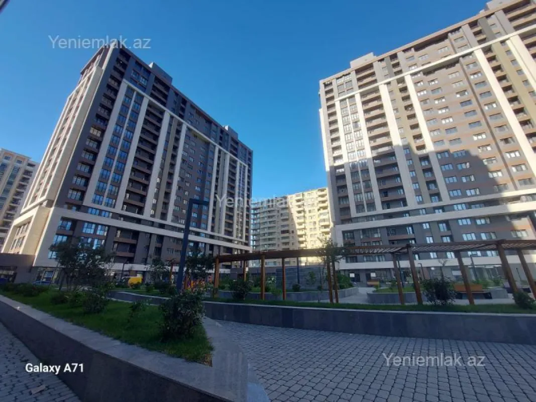 Satılır 4 otaqlı yeni tikili 200 m²