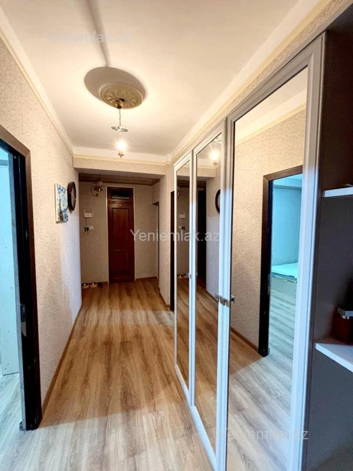 Satılır 3 otaqlı köhnə tikili 75 m²