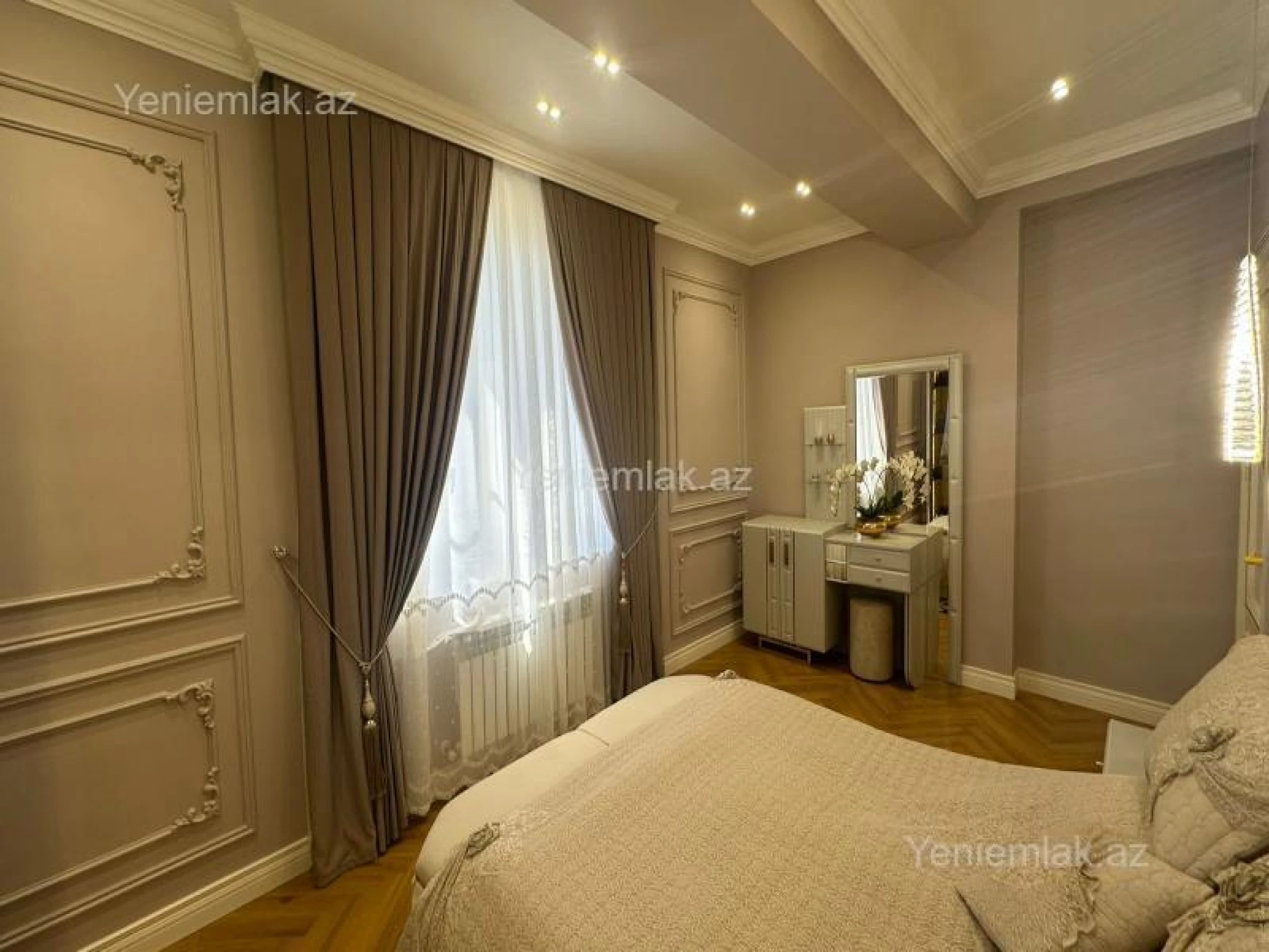 Satılır 3 otaqlı yeni tikili 130 m²