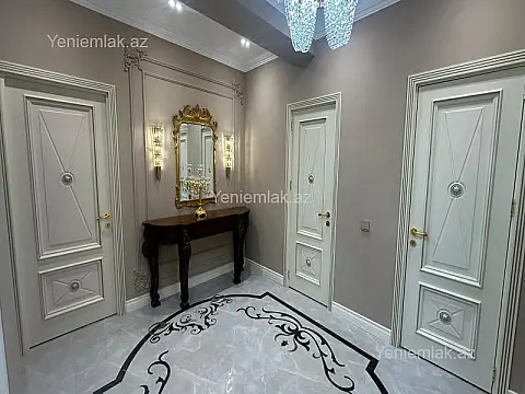 Satılır 3 otaqlı yeni tikili 130 m²