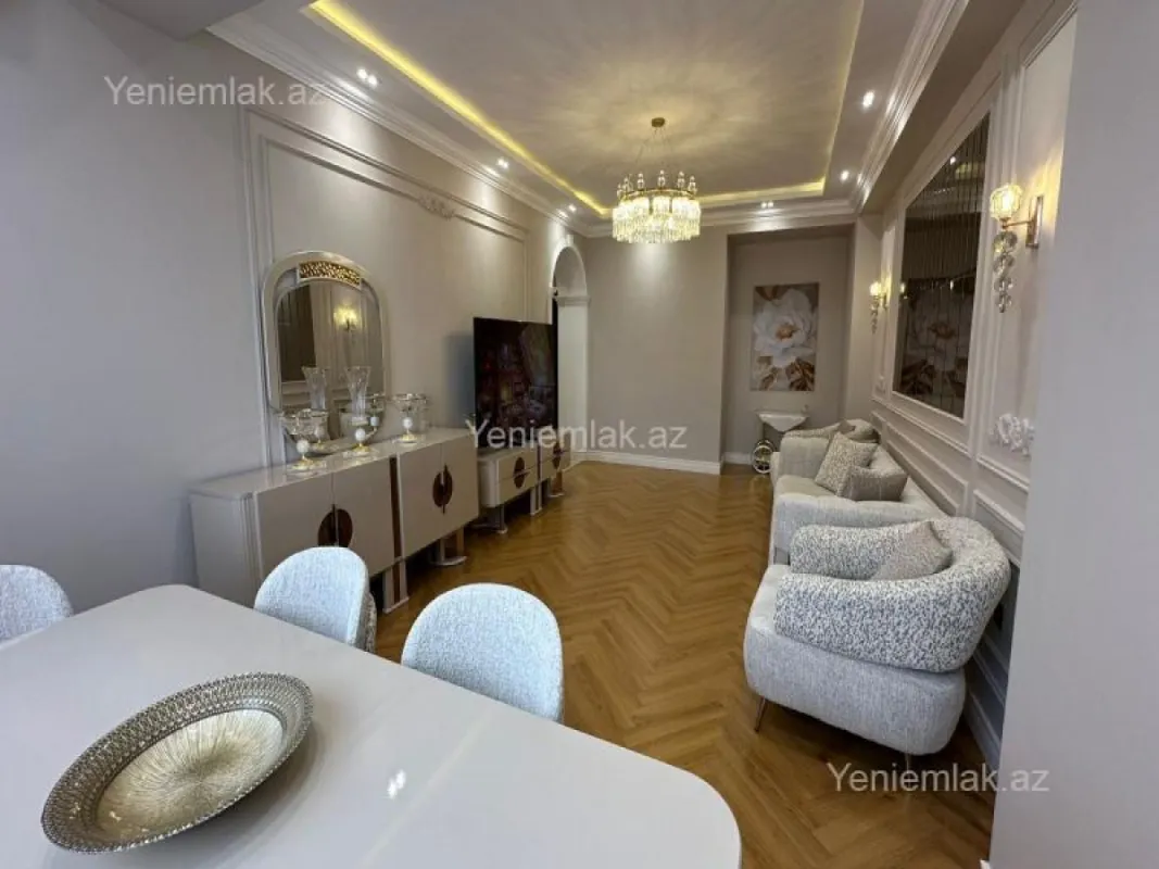 Satılır 3 otaqlı yeni tikili 130 m²