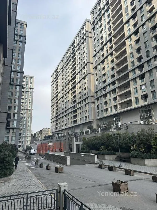 Satılır 3 otaqlı yeni tikili 100 m²