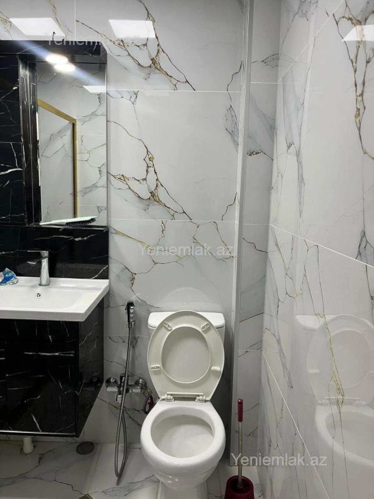 Satılır 2 otaqlı köhnə tikili 55 m²