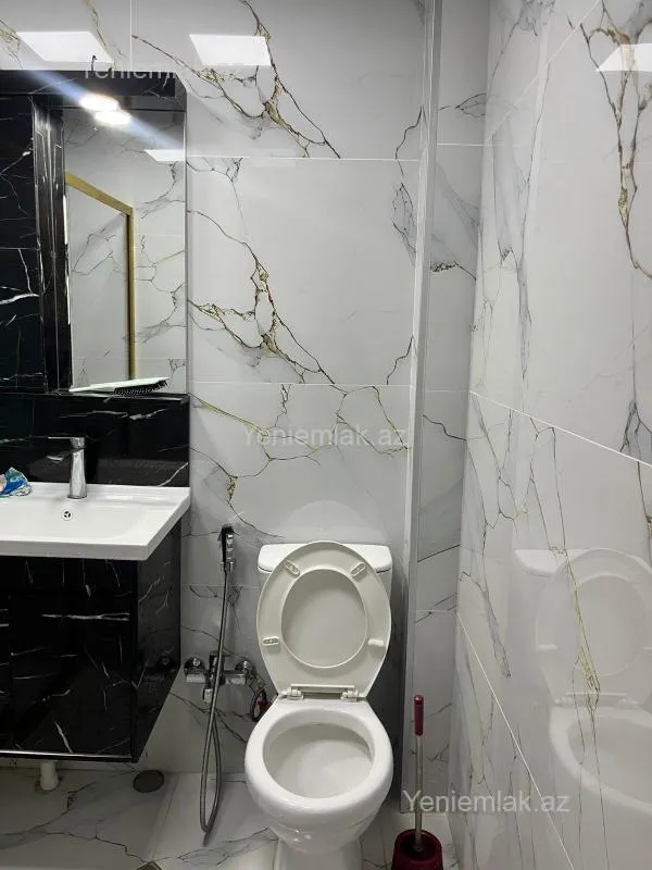 Satılır 2 otaqlı köhnə tikili 55 m²