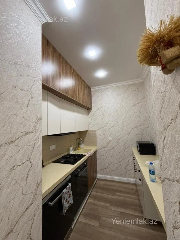 Satılır 2 otaqlı köhnə tikili 80 m²