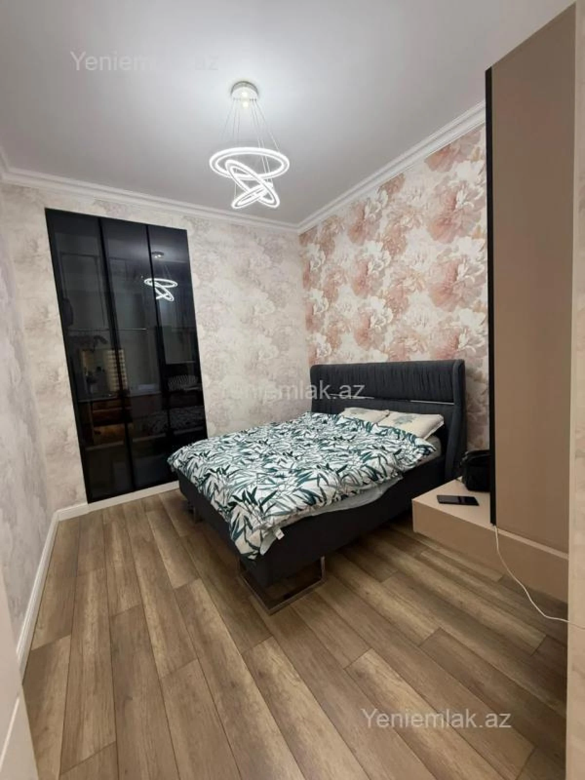 Satılır 2 otaqlı köhnə tikili 80 m²