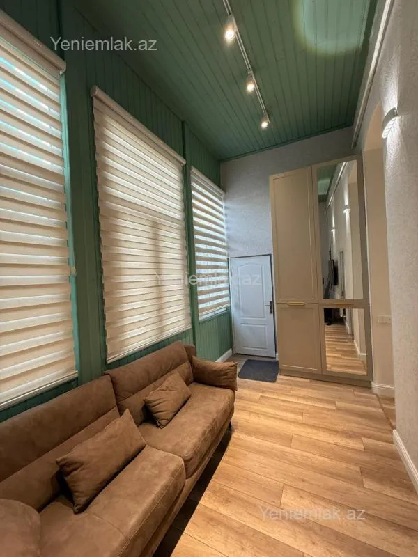 Satılır 2 otaqlı köhnə tikili 80 m²