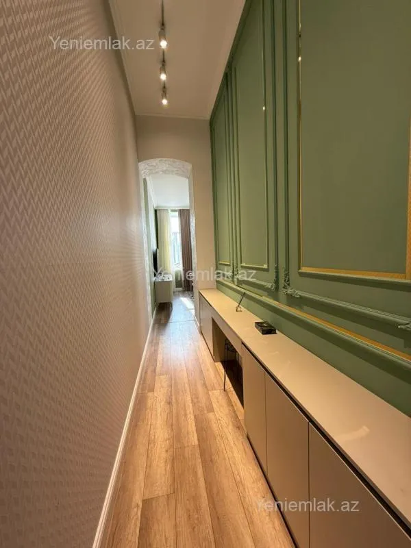 Satılır 2 otaqlı köhnə tikili 80 m²