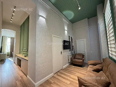 Satılır 2 otaqlı köhnə tikili 80 m²