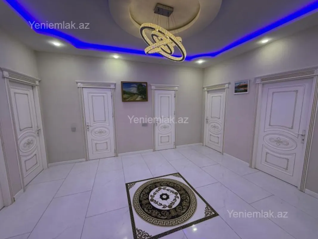 Satılır 3 otaqlı yeni tikili 130 m²