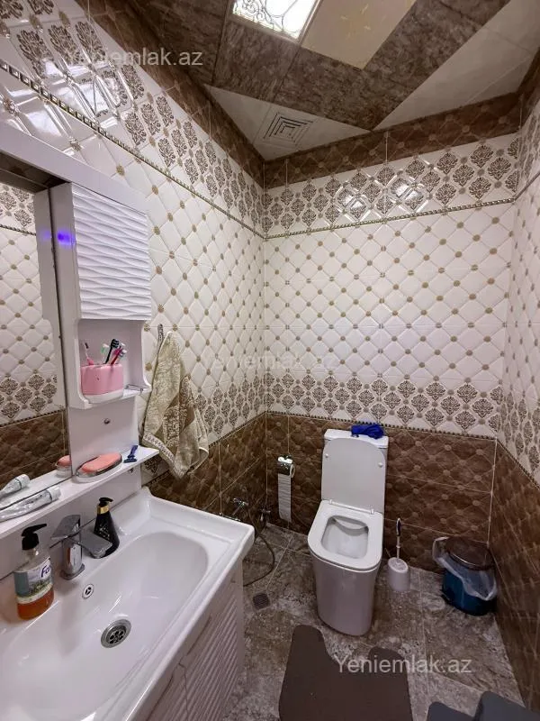 Satılır 3 otaqlı yeni tikili 130 m²