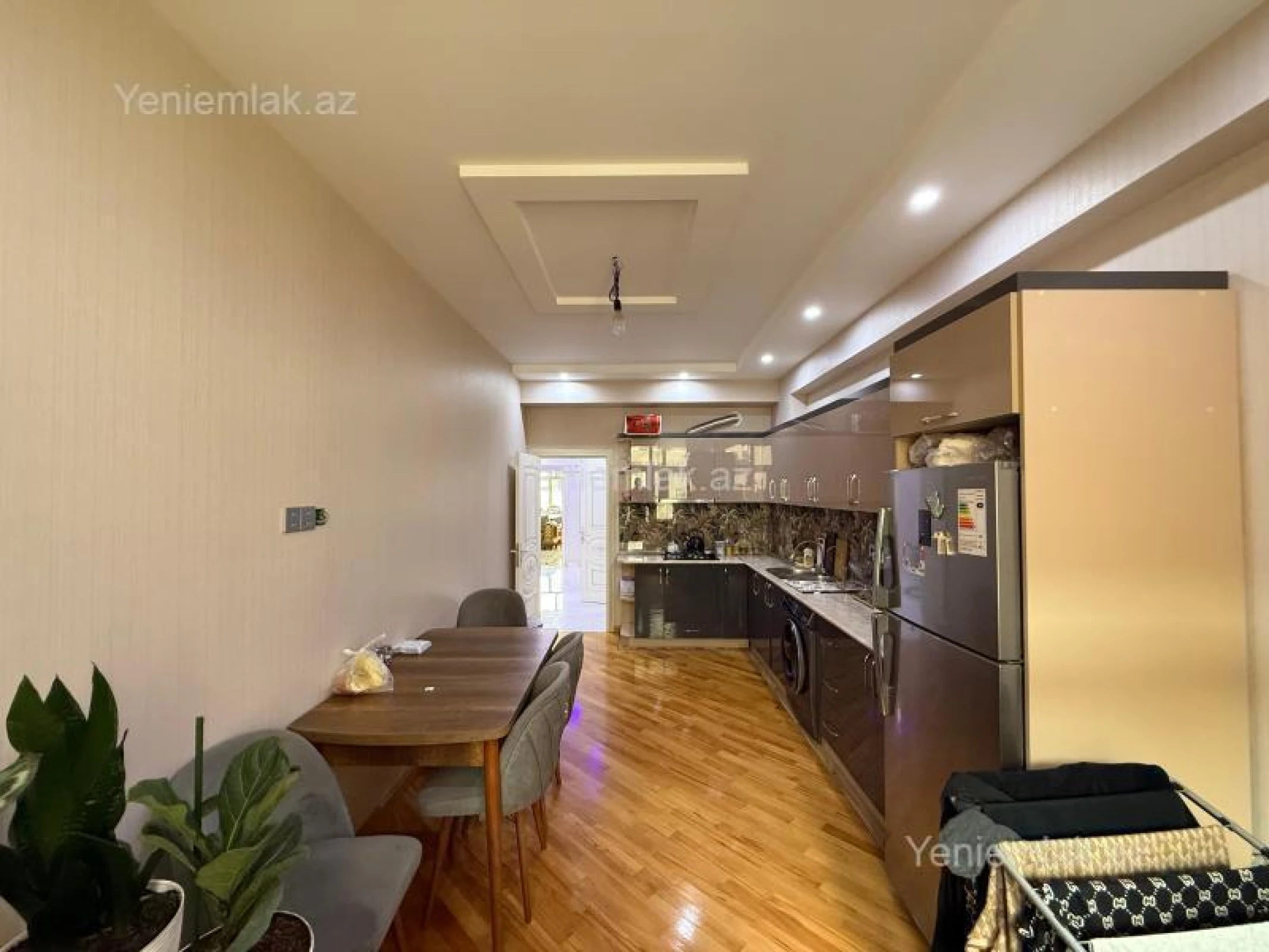 Satılır 3 otaqlı yeni tikili 130 m²