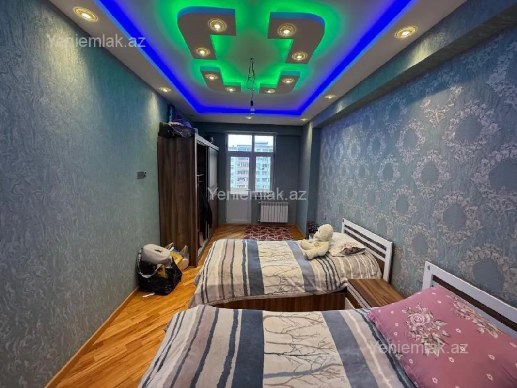 Satılır 3 otaqlı yeni tikili 130 m²