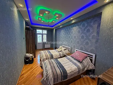 Satılır 3 otaqlı yeni tikili 130 m²
