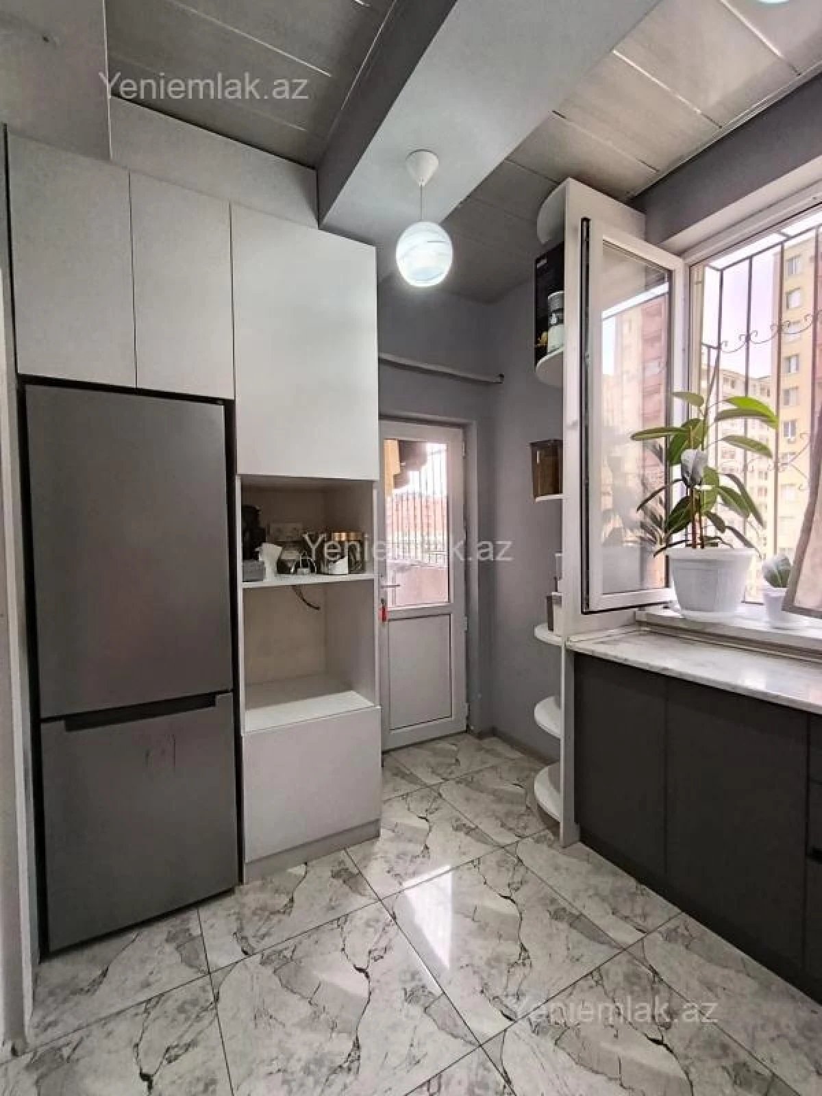 Satılır 3 otaqlı yeni tikili 67 m²