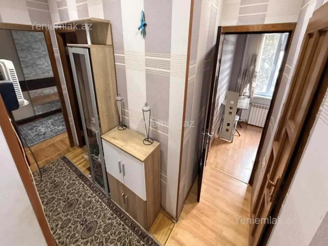 Satılır 3 otaqlı köhnə tikili 90 m²