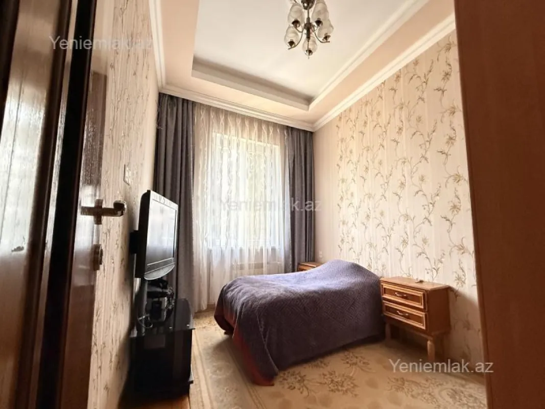 Satılır 3 otaqlı köhnə tikili 90 m²