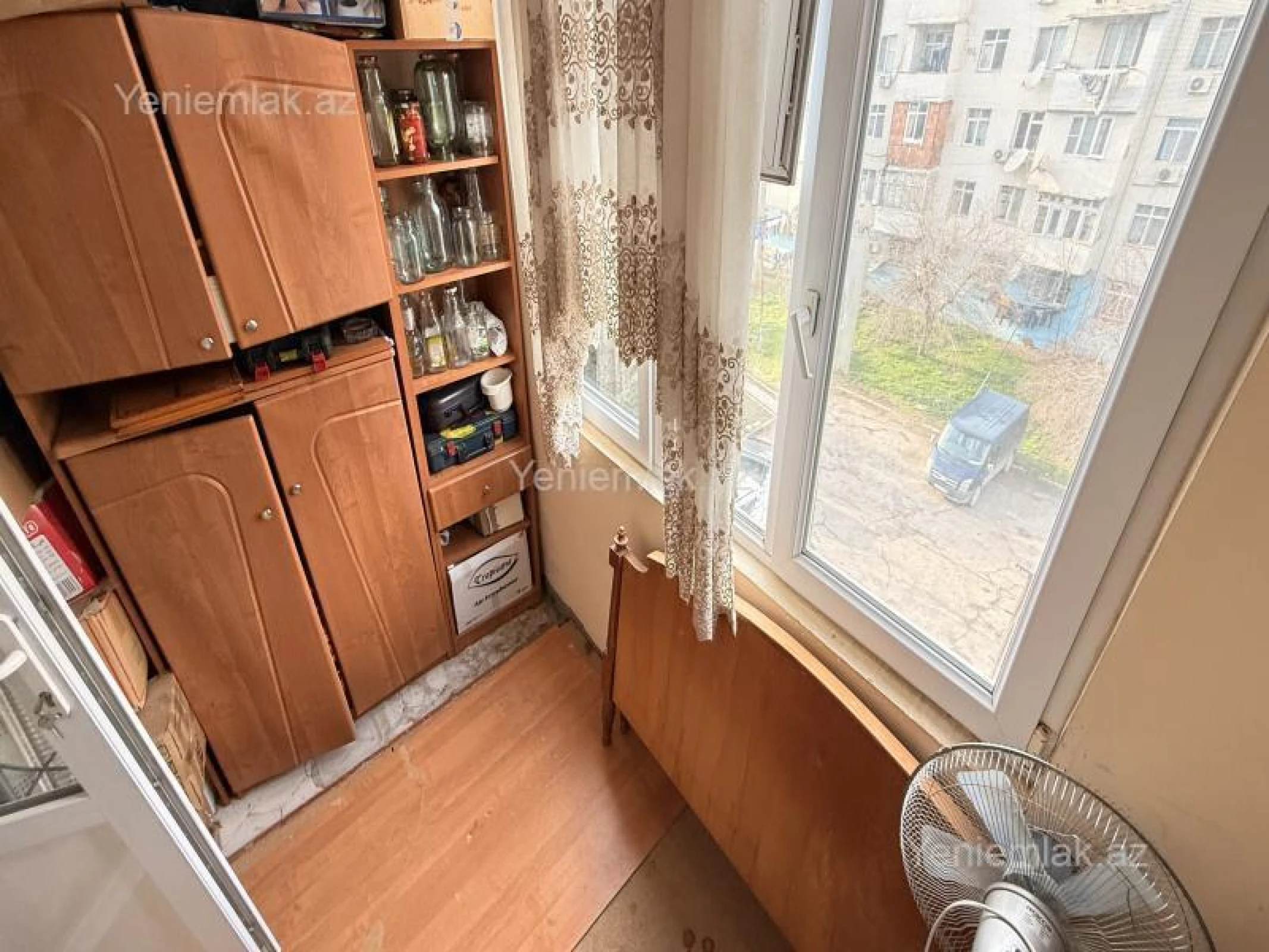 Satılır 3 otaqlı köhnə tikili 90 m²