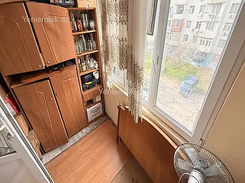 Satılır 3 otaqlı köhnə tikili 90 m²