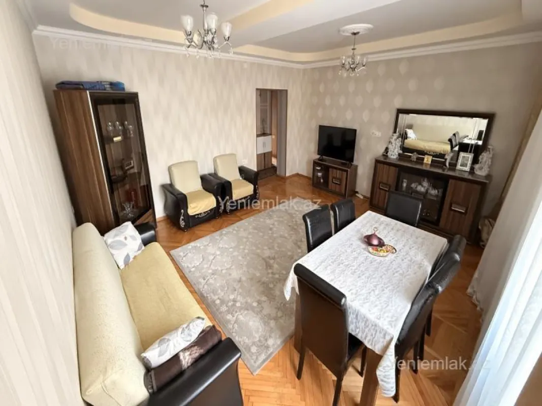 Satılır 3 otaqlı köhnə tikili 90 m²