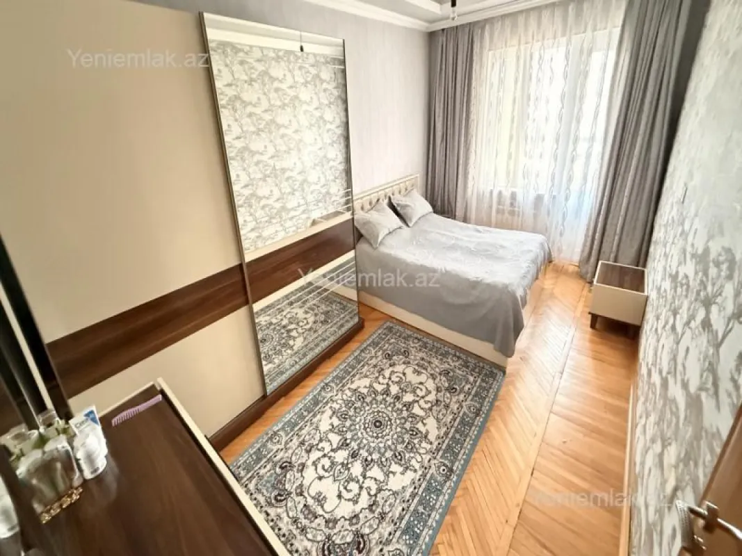Satılır 3 otaqlı köhnə tikili 90 m²