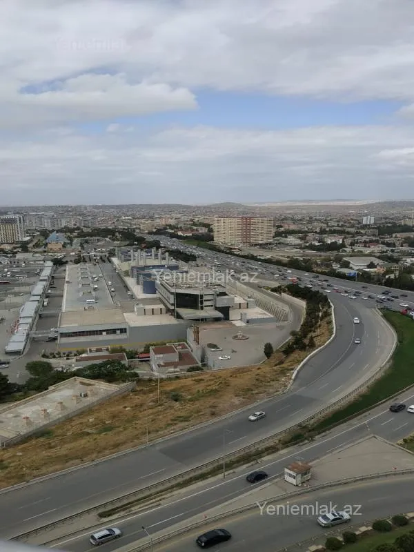 Satılır 3 otaqlı yeni tikili 80 m²