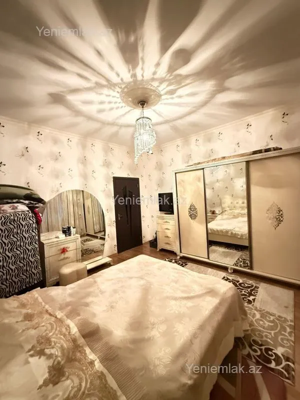 Satılır 2 otaqlı köhnə tikili 70 m²