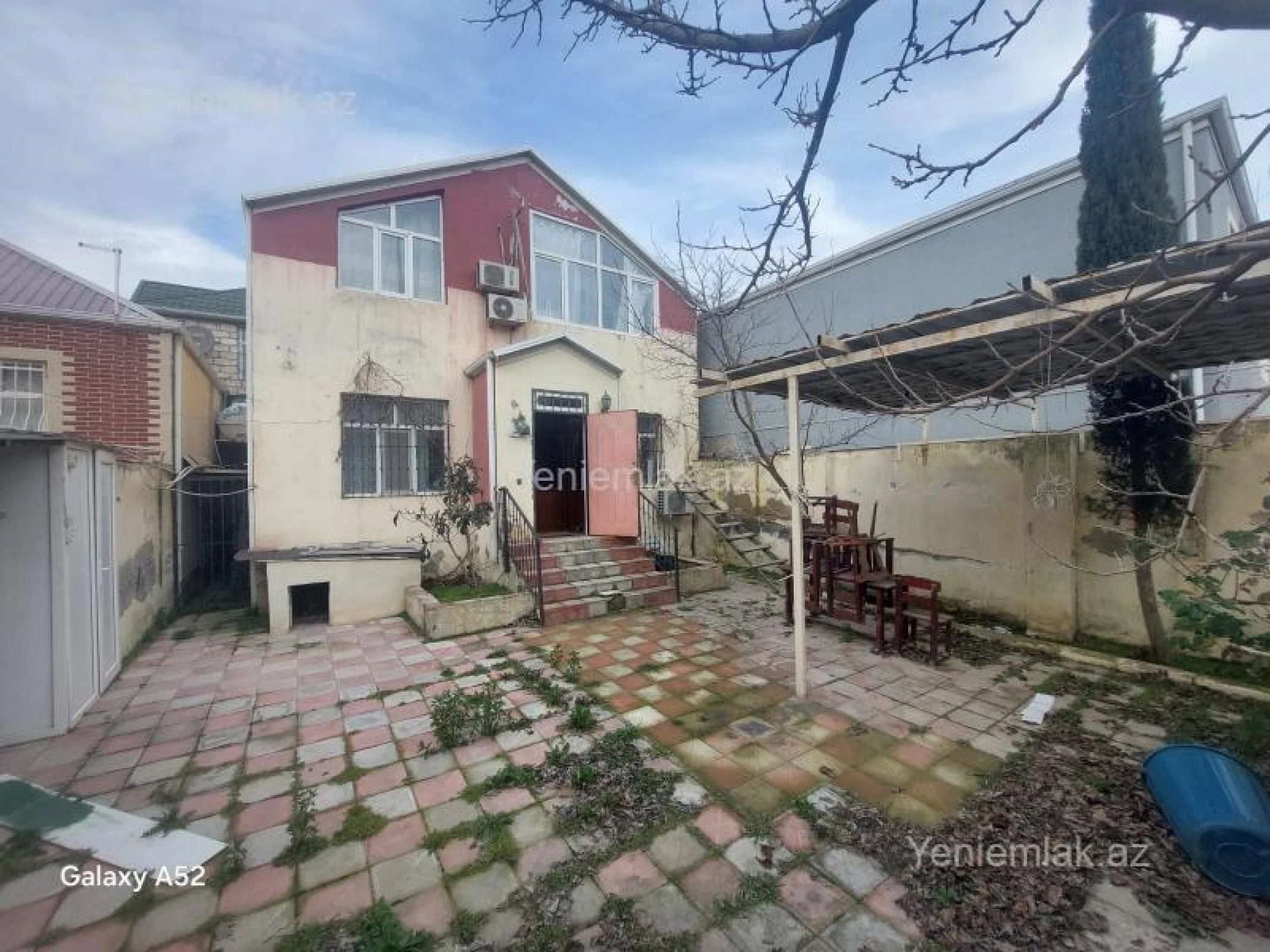 Satılır 3 otaqlı həyət evi 180 m²