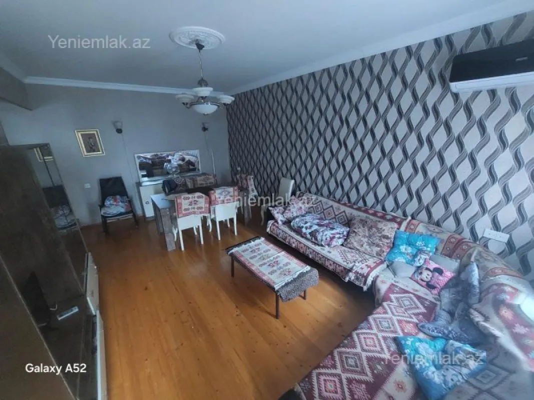 Satılır 3 otaqlı həyət evi 180 m²