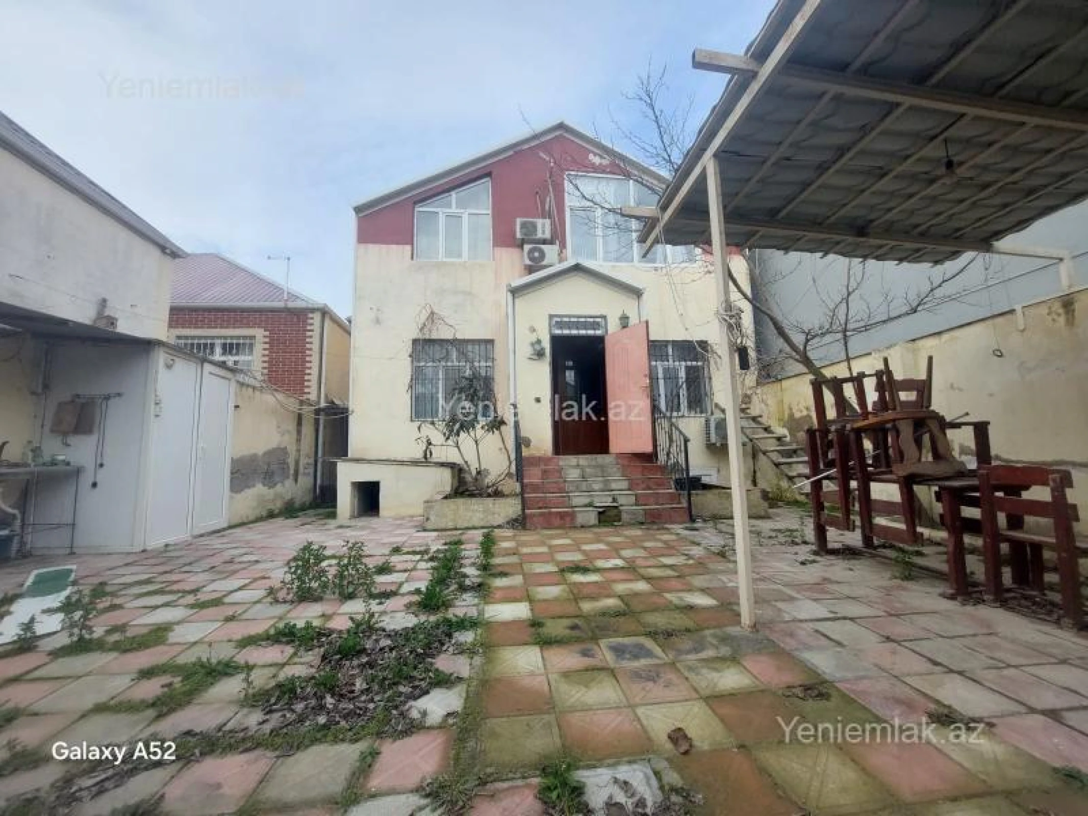 Satılır 3 otaqlı həyət evi 180 m²