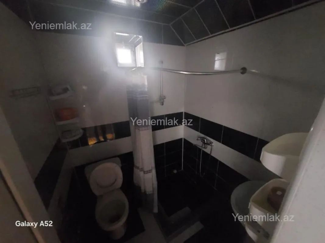 Satılır 3 otaqlı həyət evi 180 m²