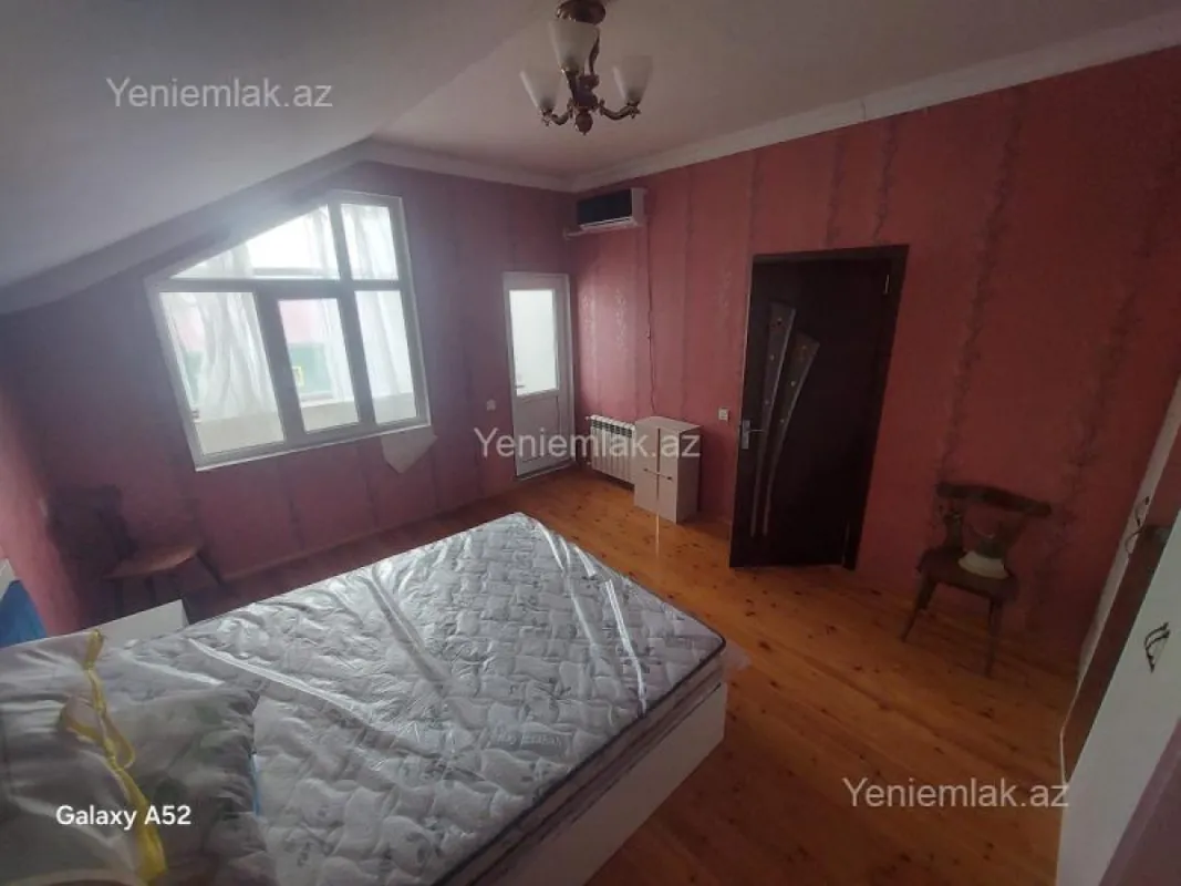 Satılır 3 otaqlı həyət evi 180 m²