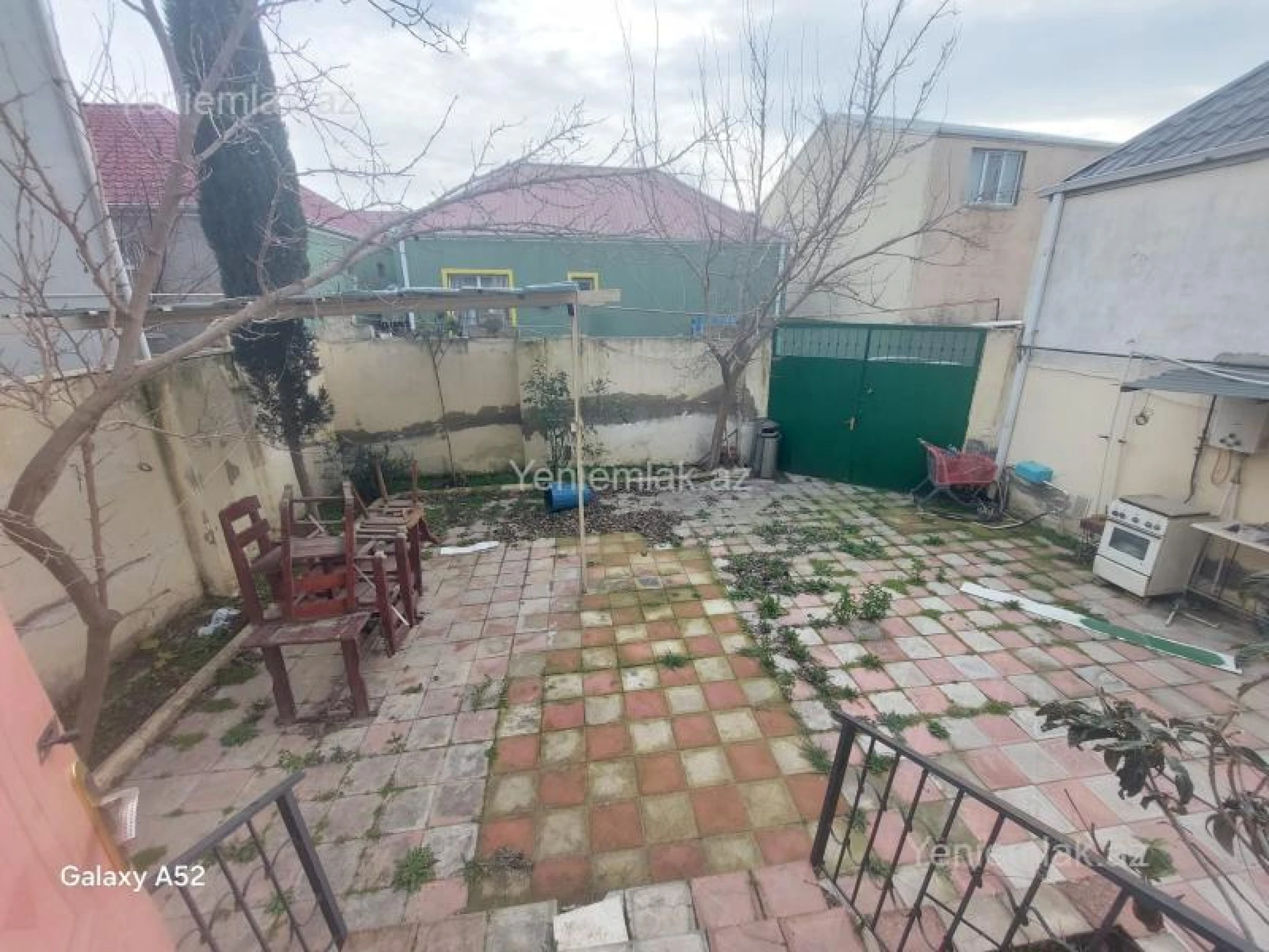 Satılır 3 otaqlı həyət evi 180 m²