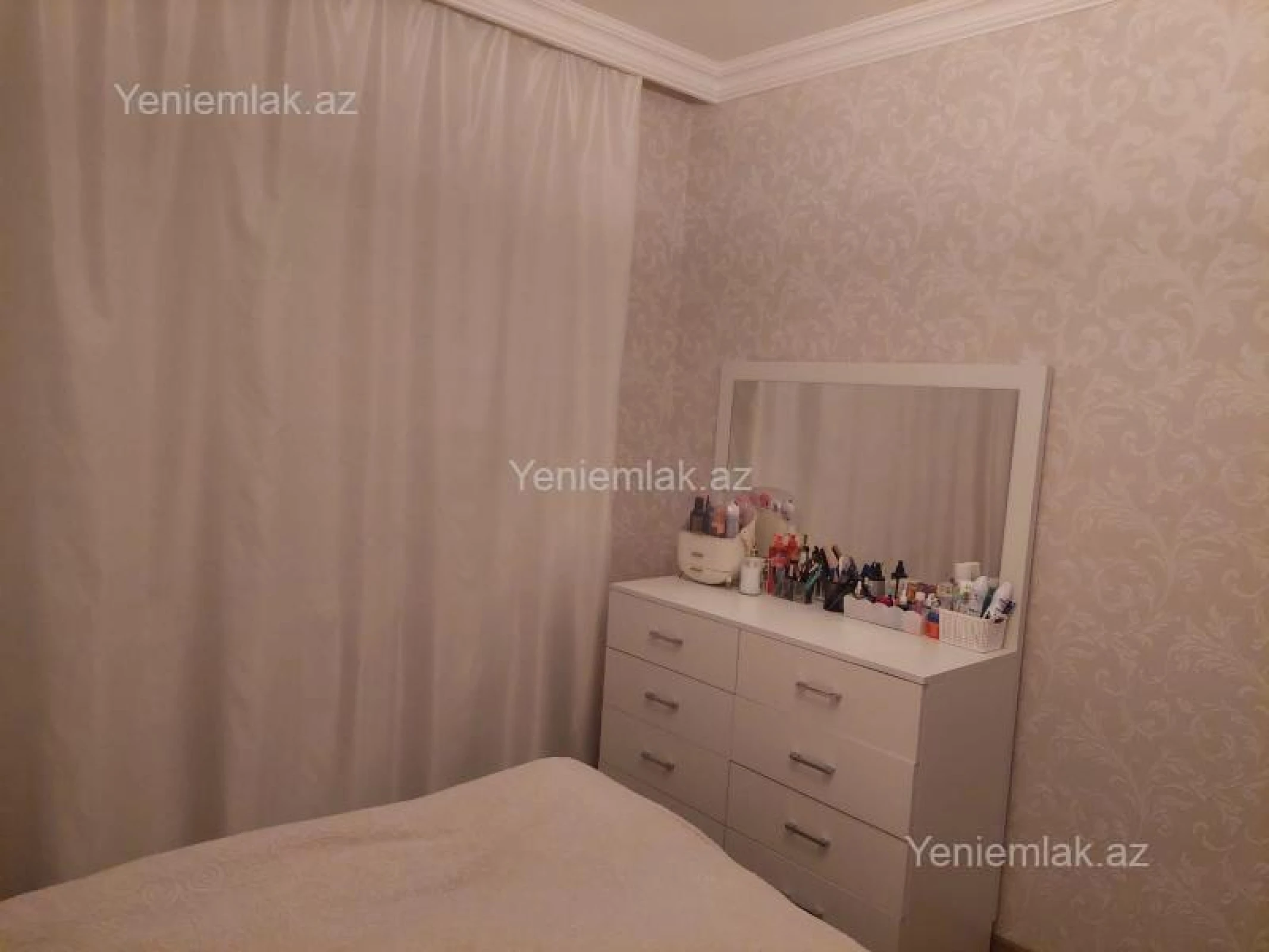 Satılır 2 otaqlı köhnə tikili 60 m²