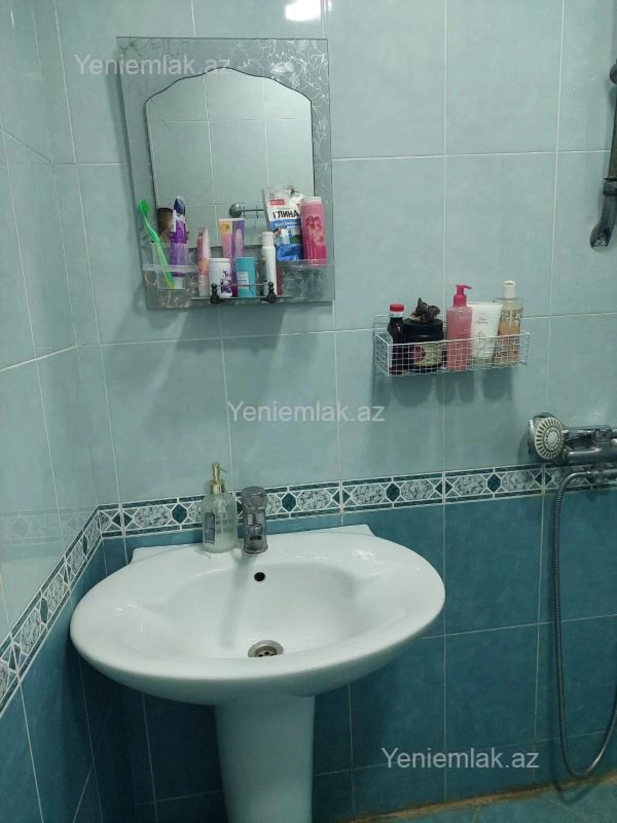 Satılır 2 otaqlı köhnə tikili 60 m²