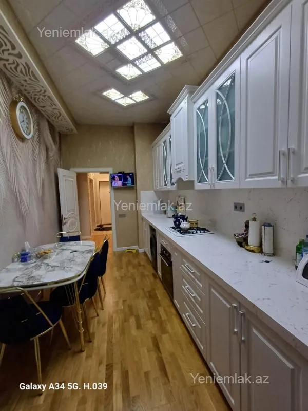 Satılır 3 otaqlı yeni tikili 105 m²