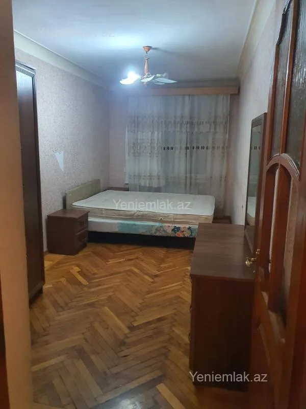 Satılır 2 otaqlı köhnə tikili 55 m²