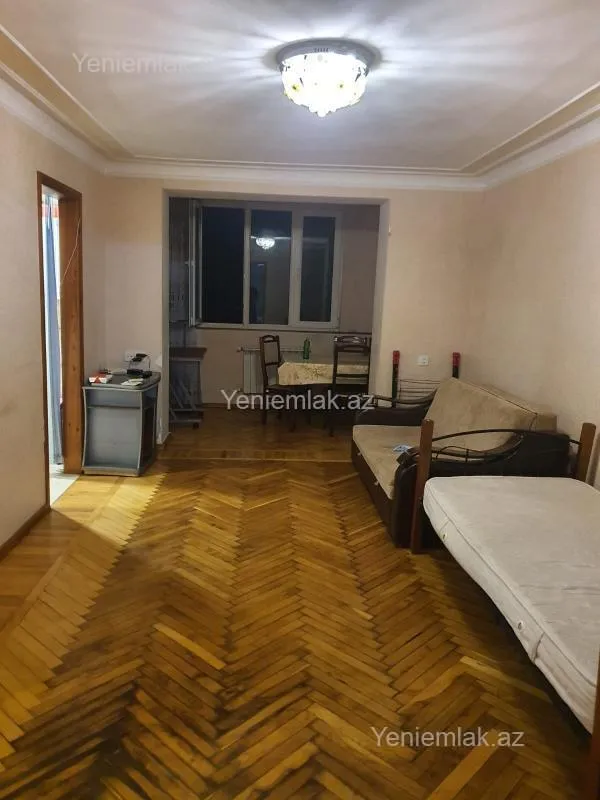 Satılır 2 otaqlı köhnə tikili 55 m²