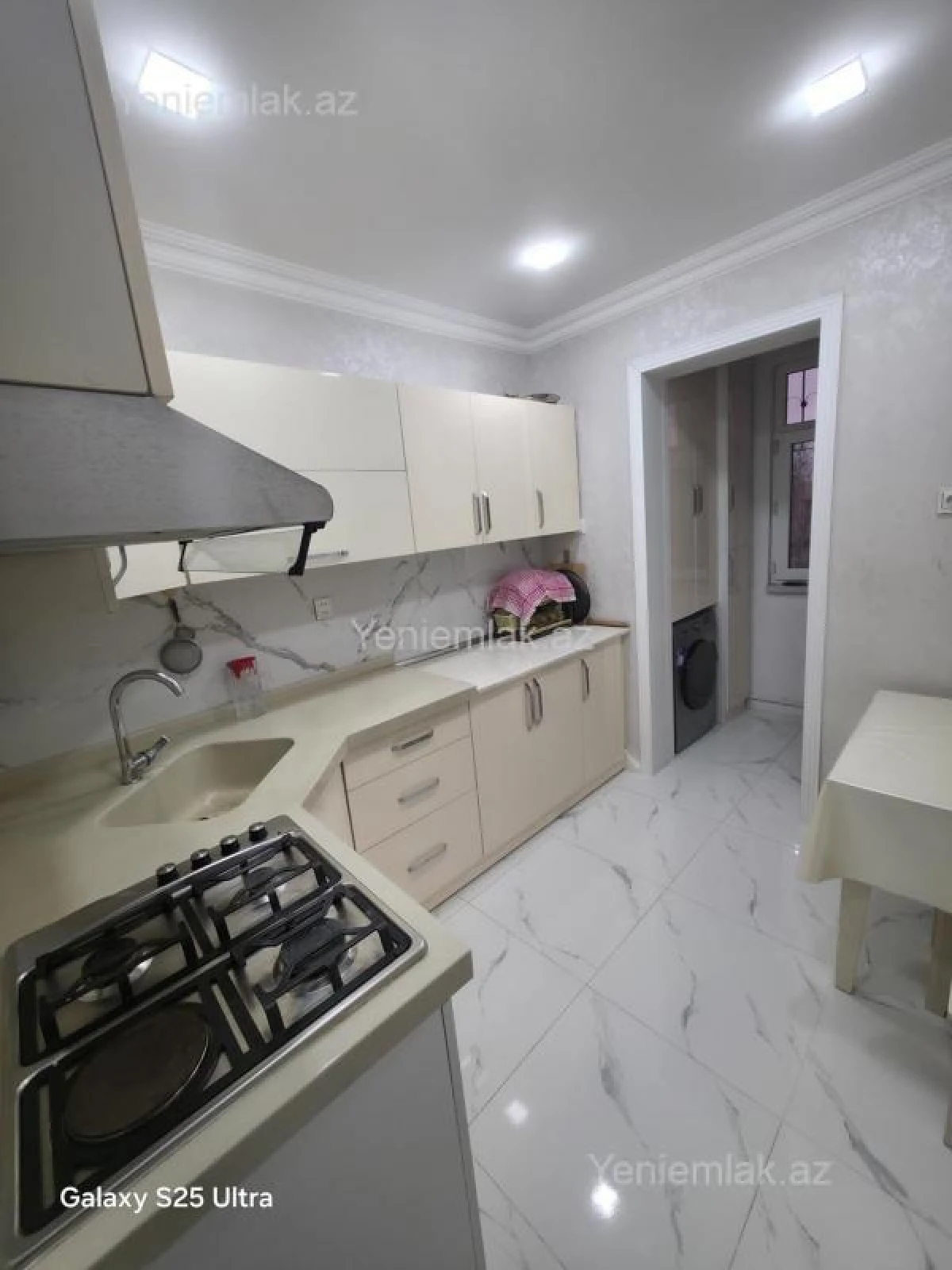 Satılır 2 otaqlı köhnə tikili 55 m²