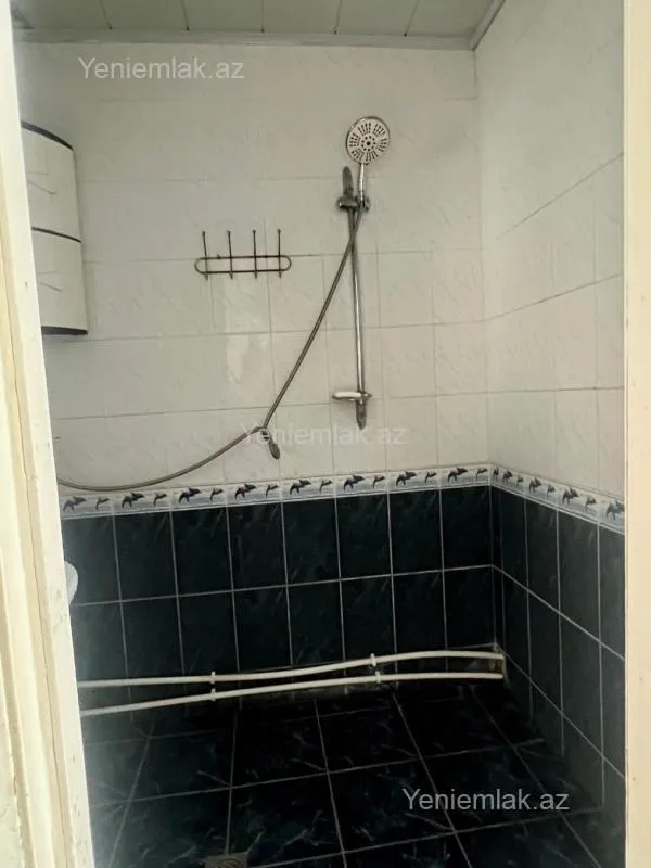 Satılır 3 otaqlı köhnə tikili 72 m²