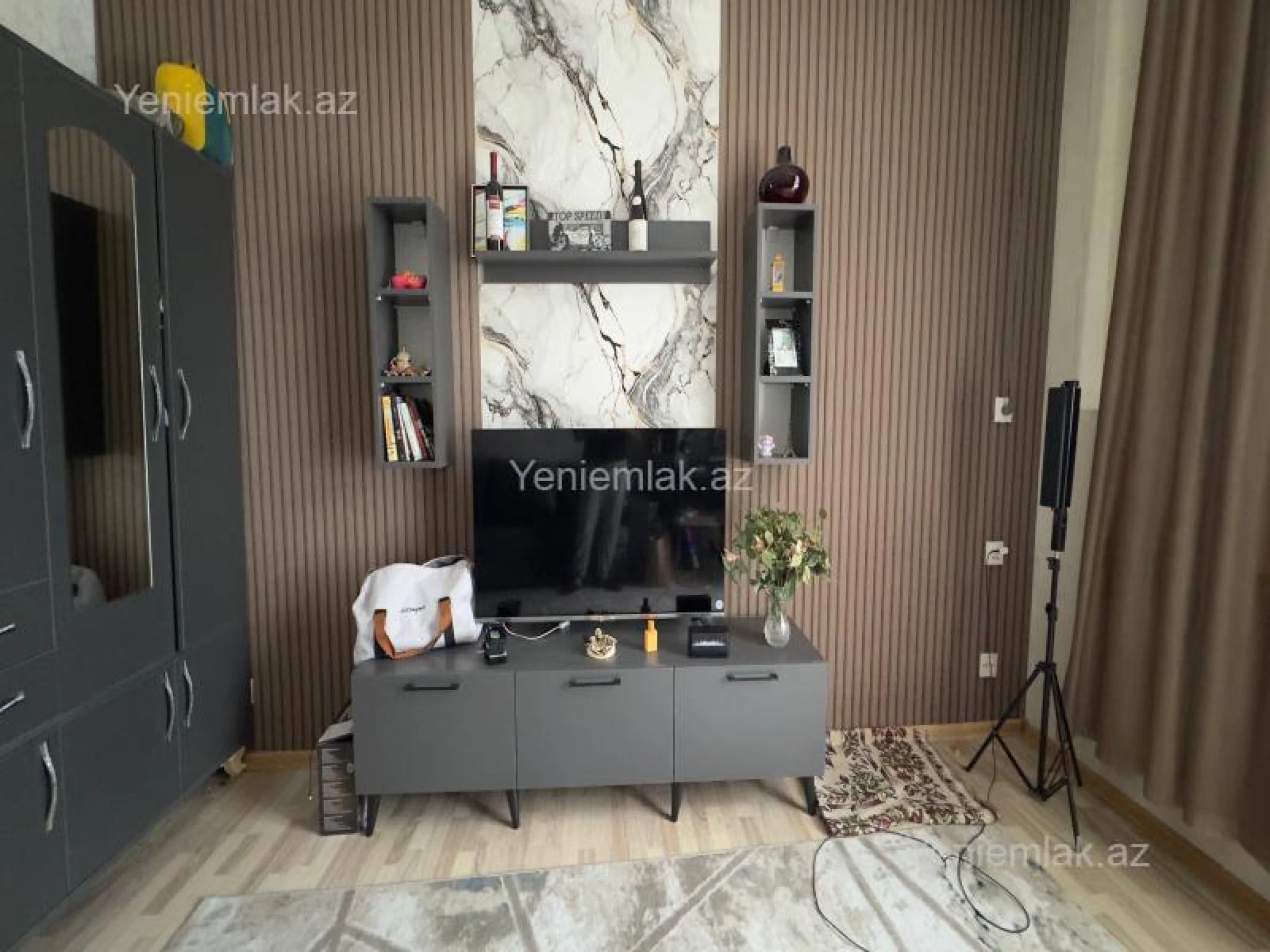 Satılır 3 otaqlı köhnə tikili 90 m²