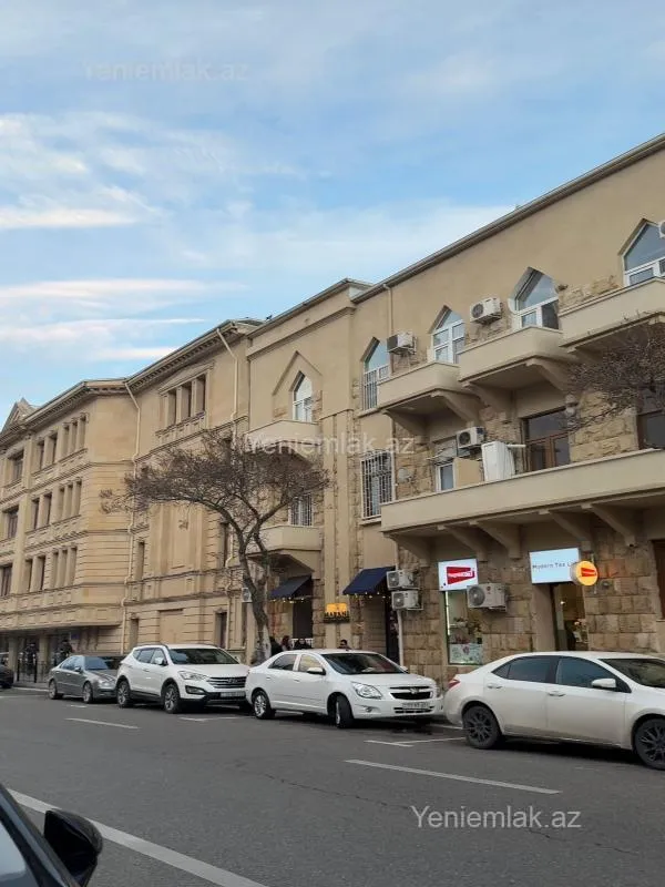 Satılır 3 otaqlı köhnə tikili 90 m²